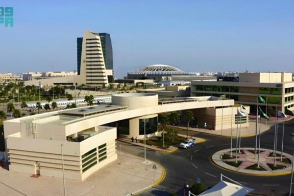 جامعة الإمام عبدالرحمن بن فيصل تختتم برنامجًا لتأهيل الطلبة في الابتكار وريادة الأعمال الصحية