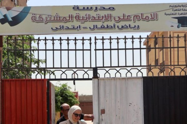 من قلب اللجان.. مدير تعليم القاهرة تقود المتابعة وتفرض الانضباط الامتحاني الكامل
