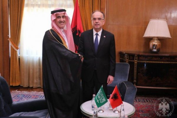 السفير الماضي يسلم أوراق اعتماده سفيرًا فوق العادة ومفوضًا لخادم الحرمين الشريفين لدى جمهورية ألبانيا