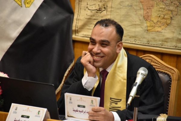 «الدراسات الإفريقية» تمنح محمد طعيمة درجة الدكتوراة في الأنثربولوجيا