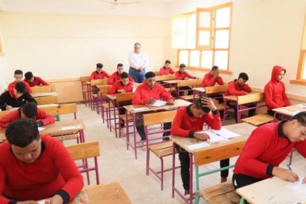 مدير تعليم الوادي الجديد يتفقد لجان الإعدادية ويشدد على توفير أجواء مستقرة للطلاب