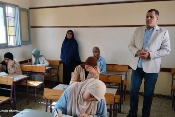 "عماره" يتابع انتظام امتحانات الهندسة للإعدادية بلجان دمياط ويؤكد مطابقتها للمواصفات الفنية