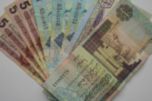 تراجع سعر الذهب عيار 21 في الإمارات اليوم.. تحديث شامل لأسعار الذهب في الأسواق الإماراتية
