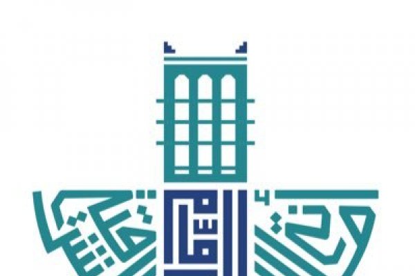 أمانة الشرقية تنفذ أعمال صيانة لـ7650 مترًا مربعًا من المسطحات الخضراء بالنعيرية