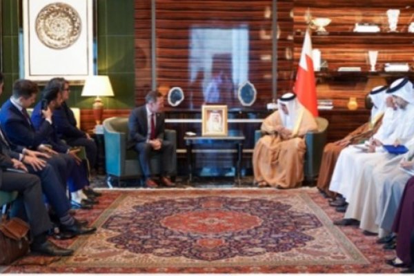 وزير الخارجية بمملكة البحرين يستقبل المندوب الأمريكي الدائم لدى الأمم المتحدة وعضو مجلس الأمن الدولي