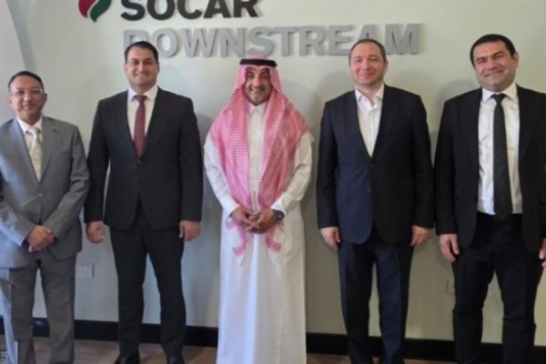 مجموعة سعيد غدران تبحث في أذربيجان فرص التوسع بالشراكات البترولية والبتروكيماوية