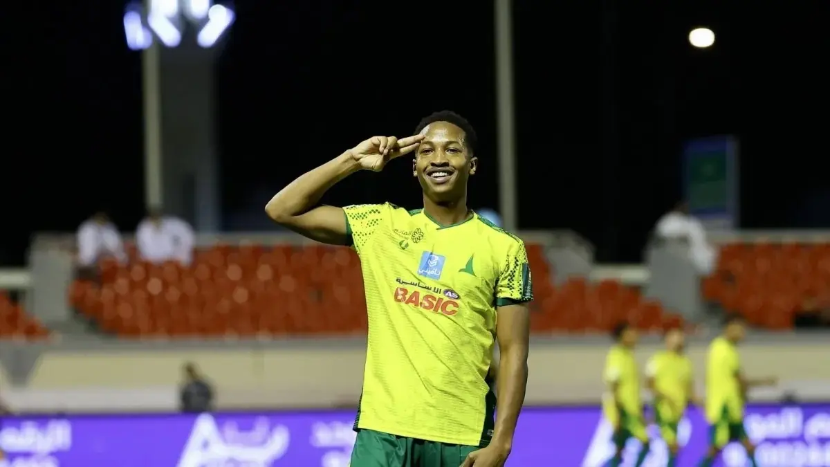 Photo of من هو “مراد هوساوي” الذي يتهافت عليه الهلال والاتحاد؟