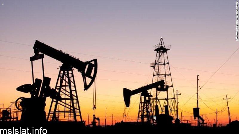 Photo of أسعار النفط تهبط متأثرة بمخاوف ارتفاع إصابات كورونا